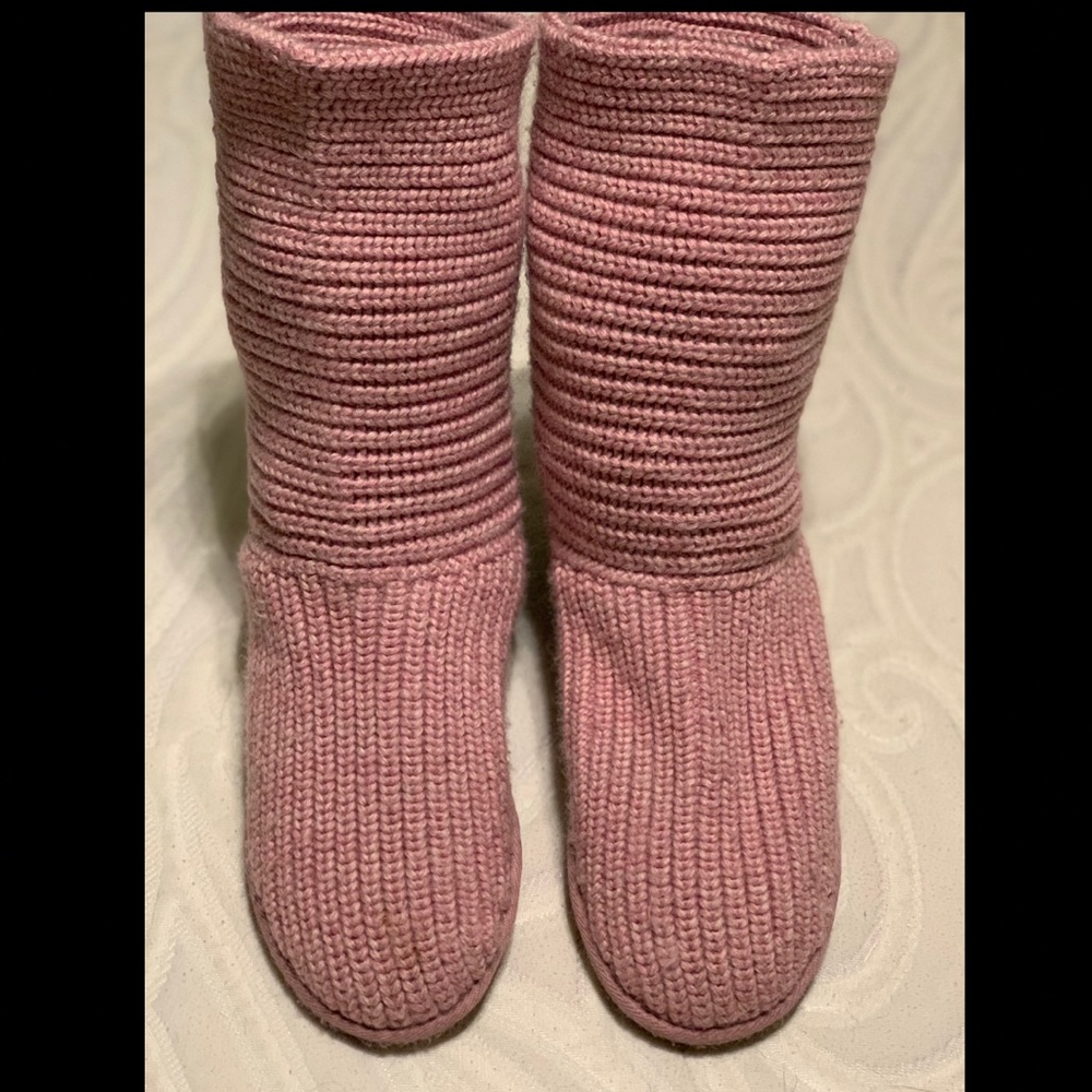 LIKE NEW! SIZE 6 UGGS 🎀